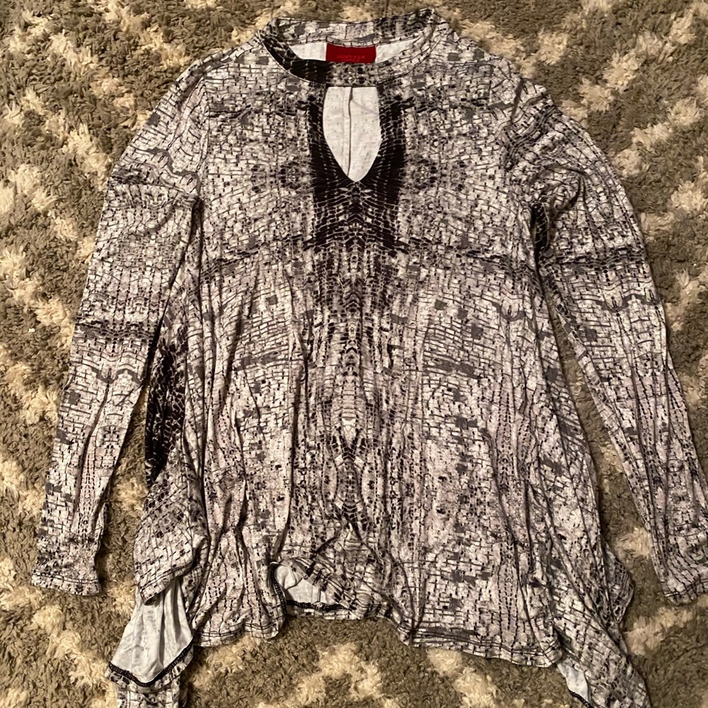 Jennifer Lopez new w tags pull over